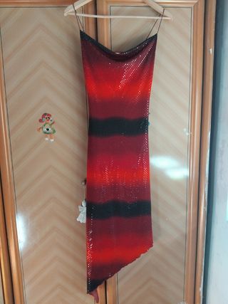 Vestido fiesta rojo-negro 
Polyester/Elastano
