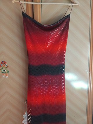 Vestido fiesta rojo-negro 
Polyester/Elastano