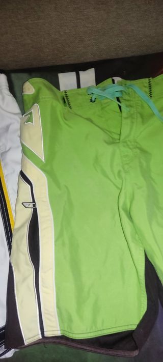 2 Bermudas Billabong quicksilver