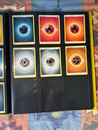 Album a 9 tasche con carte pokemon