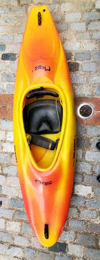 Kayak ZELEZNY aguas bravas rodeo y pala WERNER
