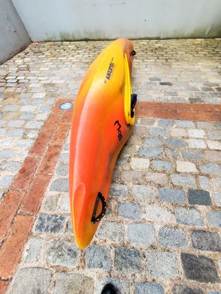 Kayak ZELEZNY aguas bravas rodeo y pala WERNER