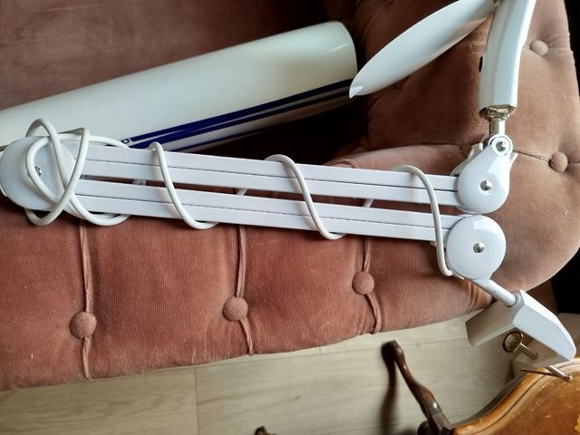 Lampara lupa articulada blanca