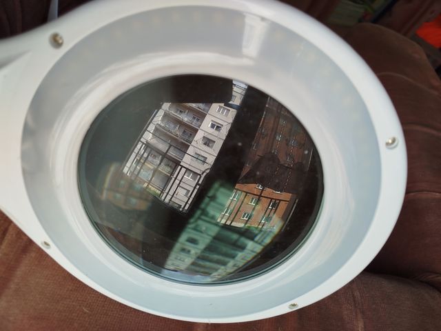 Lampara lupa articulada blanca