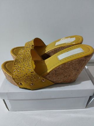 Sabot oro/giallo zeppa