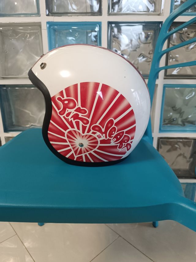 Casco moto vintage Pin Up marca DMD