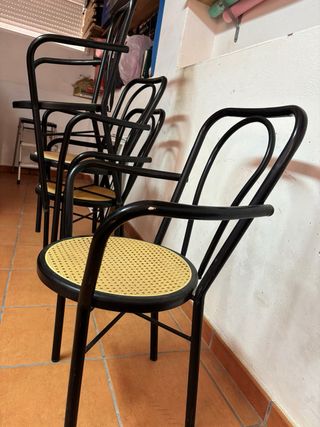6 Sillas vintage metal y mimbre 10€ CADA UNA