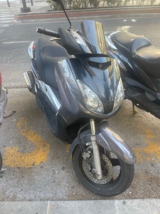 Yamaha X-Max 250cc - Scooter
