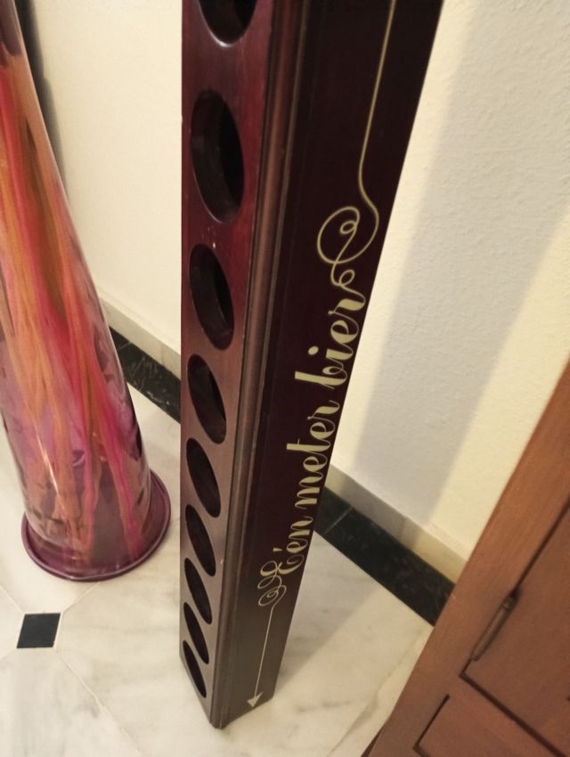 Expositor de botellas cerveza  de madera