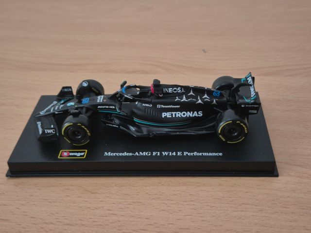 Miniatura Mercedes-AMG F1 W14