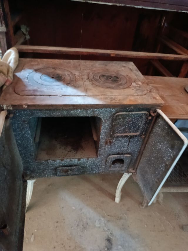 Cocina económica antigua