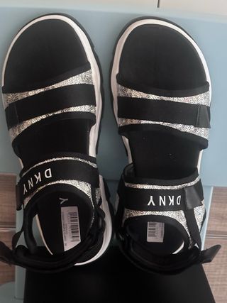 Sandalias DKNY negras c/lentejuelas
