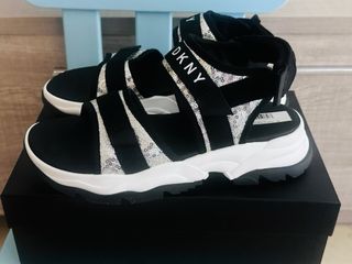 Sandalias DKNY negras c/lentejuelas