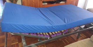 Cama articulada eléctrica con patas y colchón