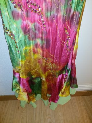 Vestido largo multicolor con volantes y semicola