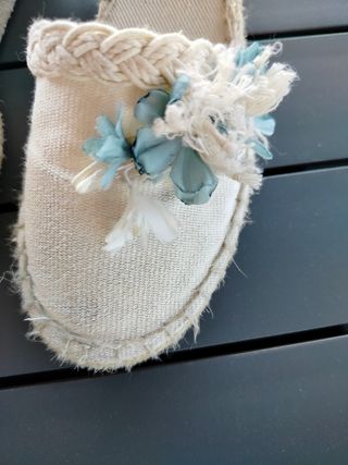 Alpargatas niña comunión beige