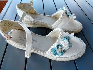 Alpargatas niña comunión beige