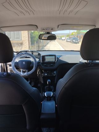 Peugeot 2008 2015
