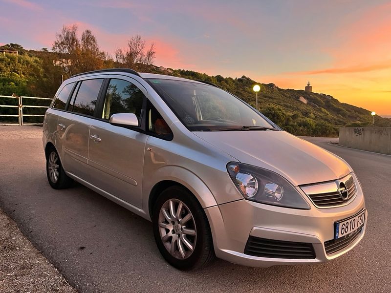 Opel Zafira 2007 - foto 1