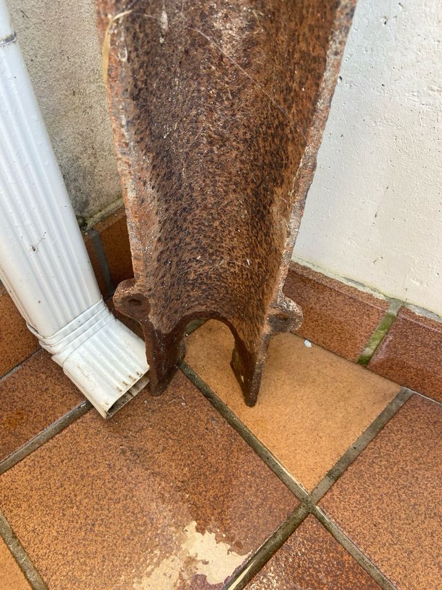 Cubrecanalón hierro fundido antiguo