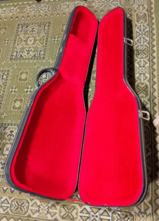 Bajo eléctrico vintage Marina y funda rigida