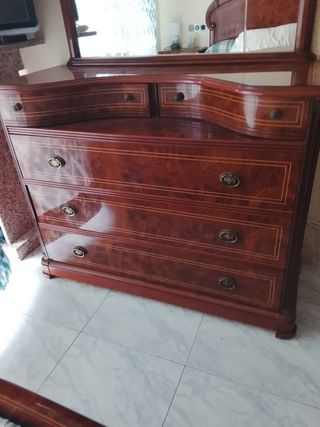 Dormitorio madera clásico