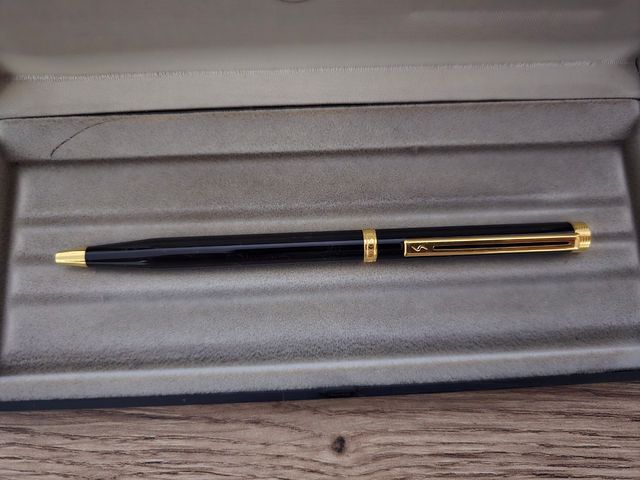 Bolígrafo Inoxcrom negro- dorado, baño oro