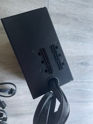 Fuente de alimentación PC 700W