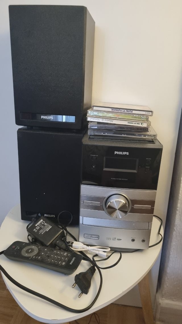 Minicadena Philips con altavoces