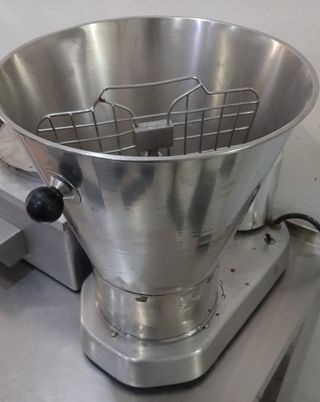 Batidora montadora nata industrial usada