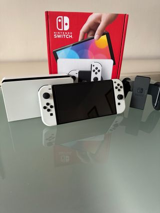 Nintendo Switch OLED blanca-negra Como nueva
