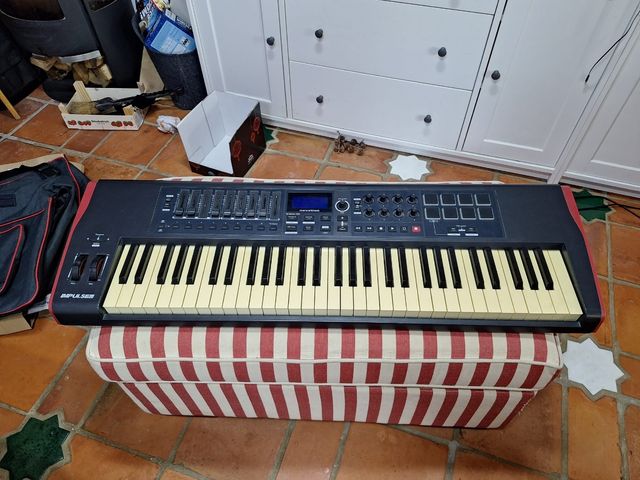 Novation Impulse 61 - Teclado MIDI