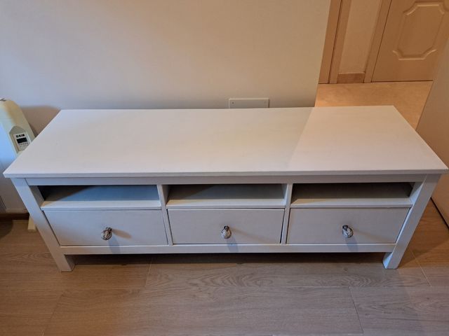 Mueble TV blanco de madera