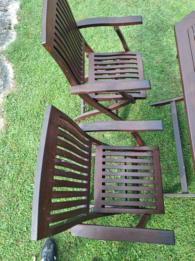 Mesa y sillas de teca para 4 personas