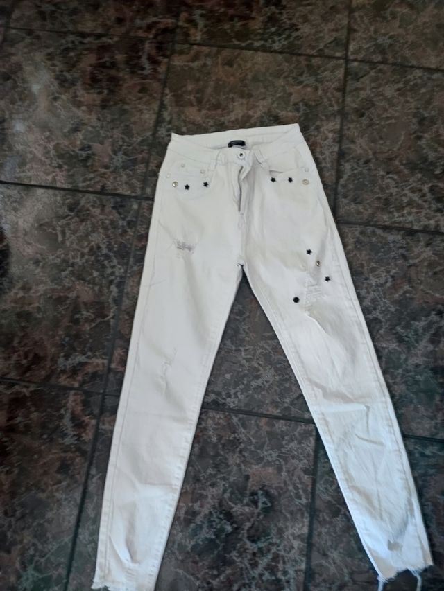 Vaqueros rotos blancos mujer