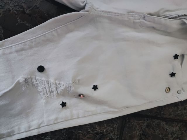 Vaqueros rotos blancos mujer