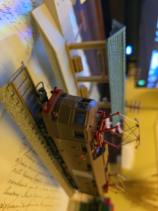 Locomotora eléctrica tren Zn