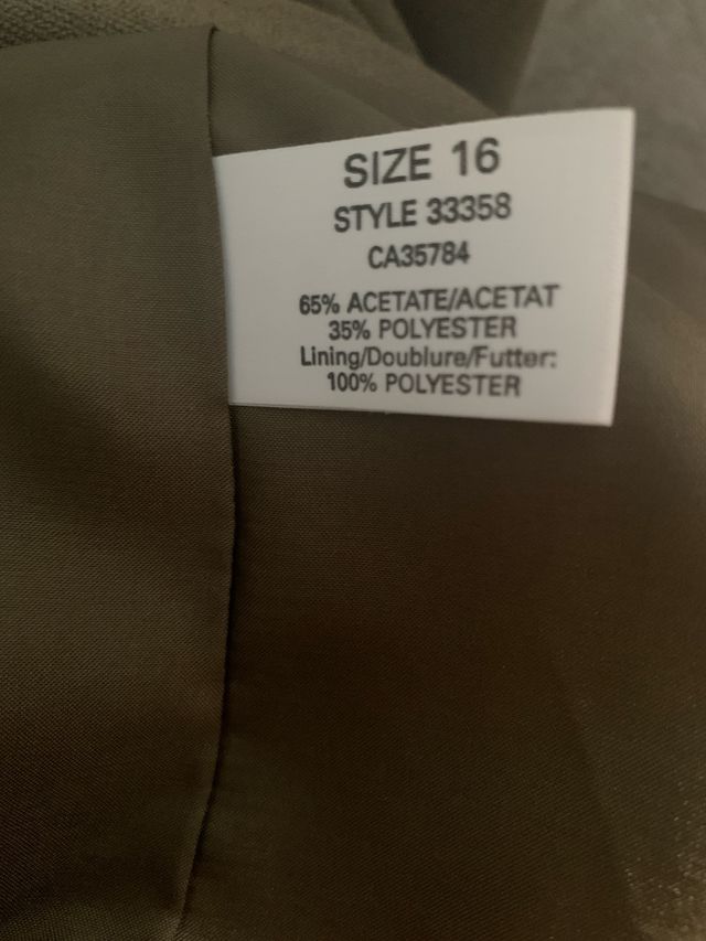 Falda midi verde Planet y chaqueta larga