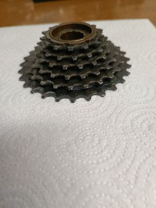 Piñón rosca bicicleta 6v