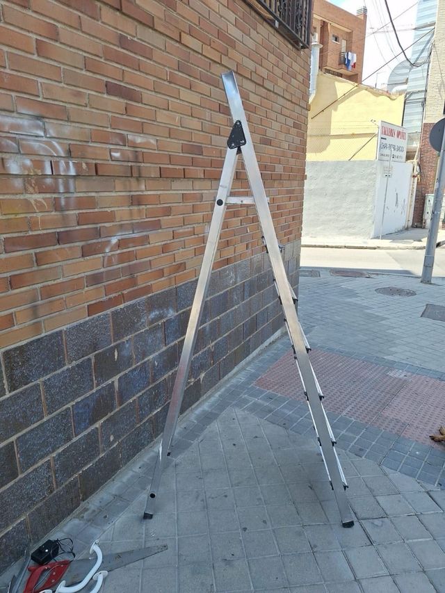 Escalera aluminio 7 peldaños