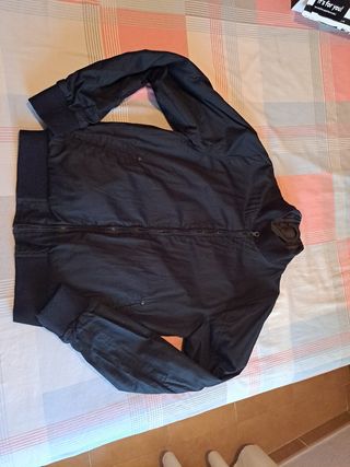 Cazadora XDYE negra talla M
