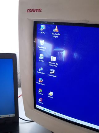 Monitor CRT Compaq V900 de 19 pulgadas