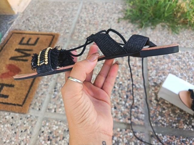 Sandali neri con lacci