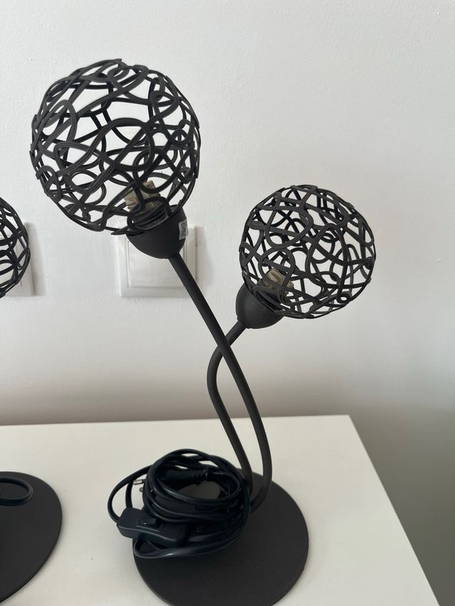 2 Lámparas de mesa modernas