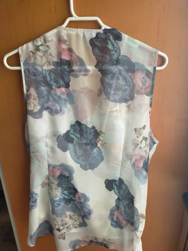 Blusa floral M-42.
