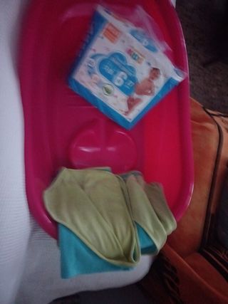 Pañales y i dos tovallas i bañera todo 6.50€
