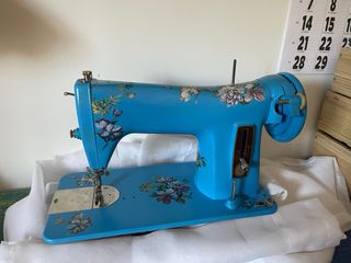 Máquina coser vintage decorada