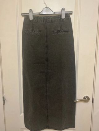 Falda midi Scalpers gris 
