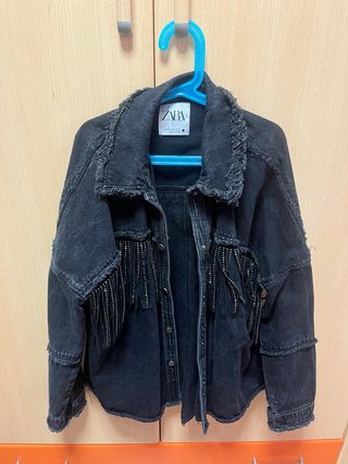 Chaqueta vaquera negra Zara