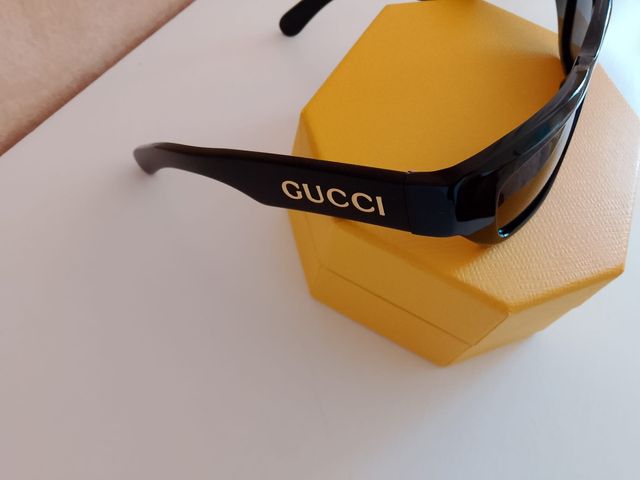 Gafas Gucci negras oscuras